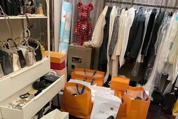 红河州元阳回收一线品牌衣服